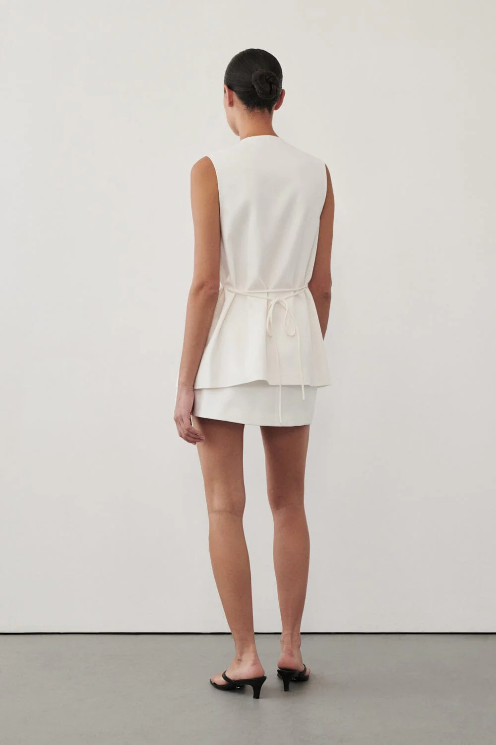 AMERY WHITE SLEEVELESS GOLD BUTTON VEST - Image 3