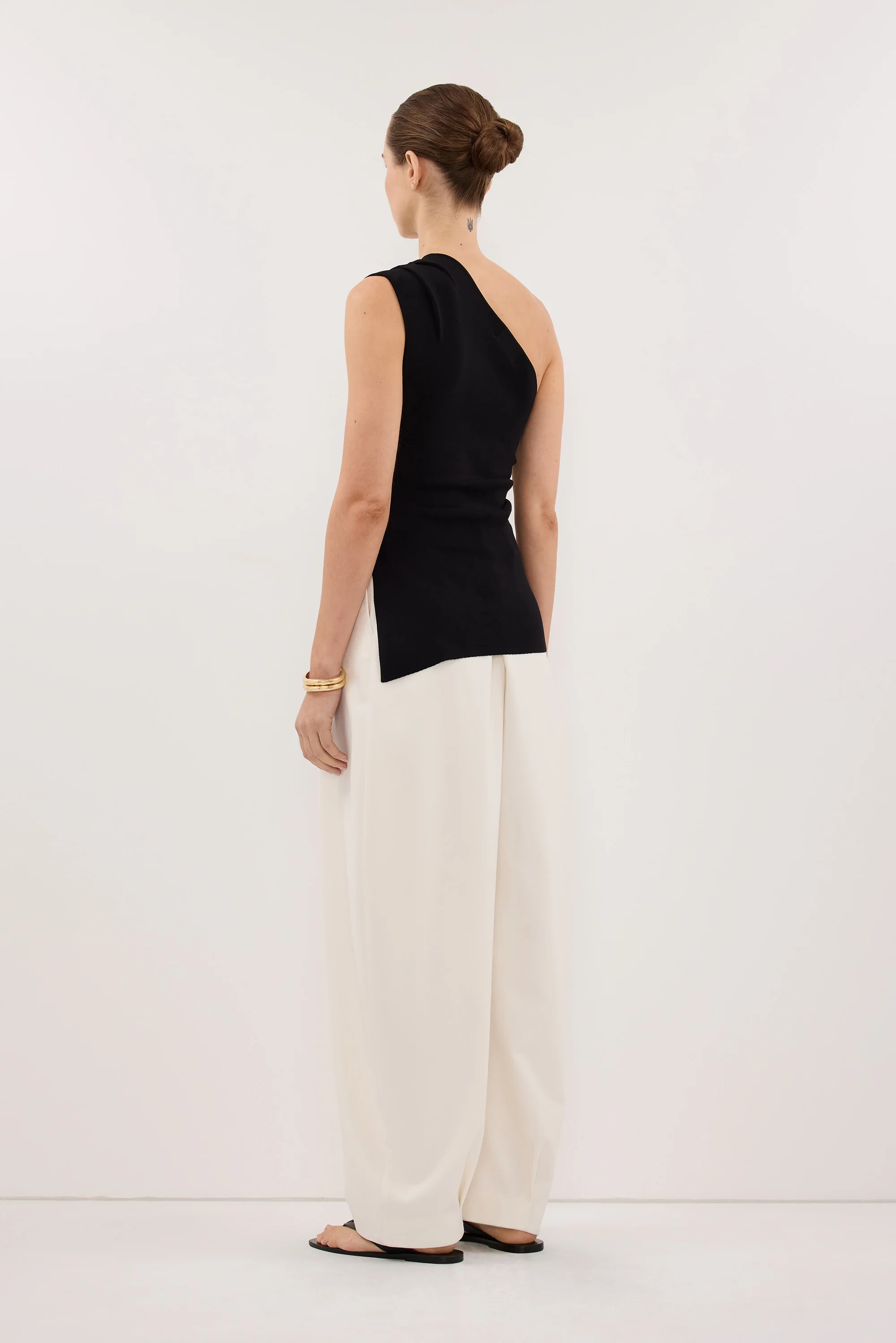 BRYNN BLACK ONE SHOULDER KNIT TOP - Image 3