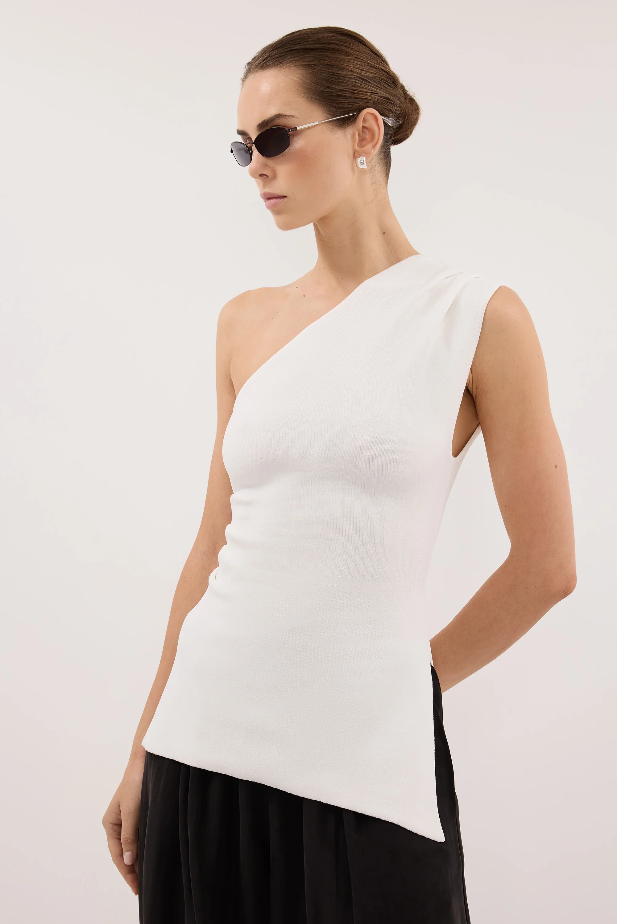 BRYNN OFF WHITE ONE SHOULDER KNIT TOP - Image 2