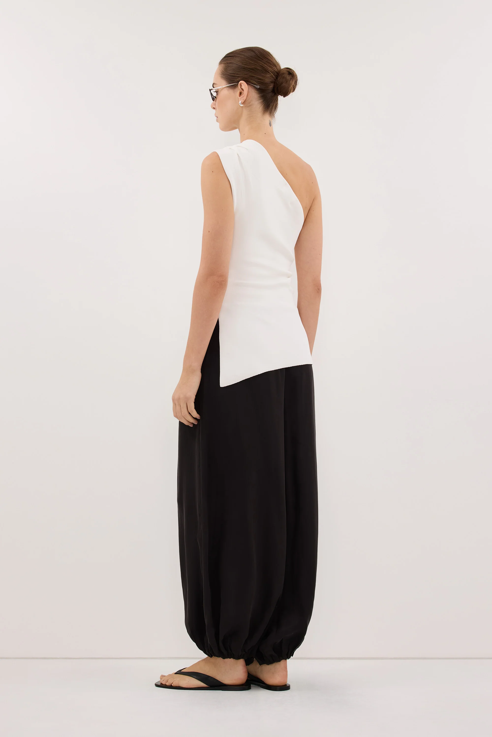 BRYNN OFF WHITE ONE SHOULDER KNIT TOP - Image 3