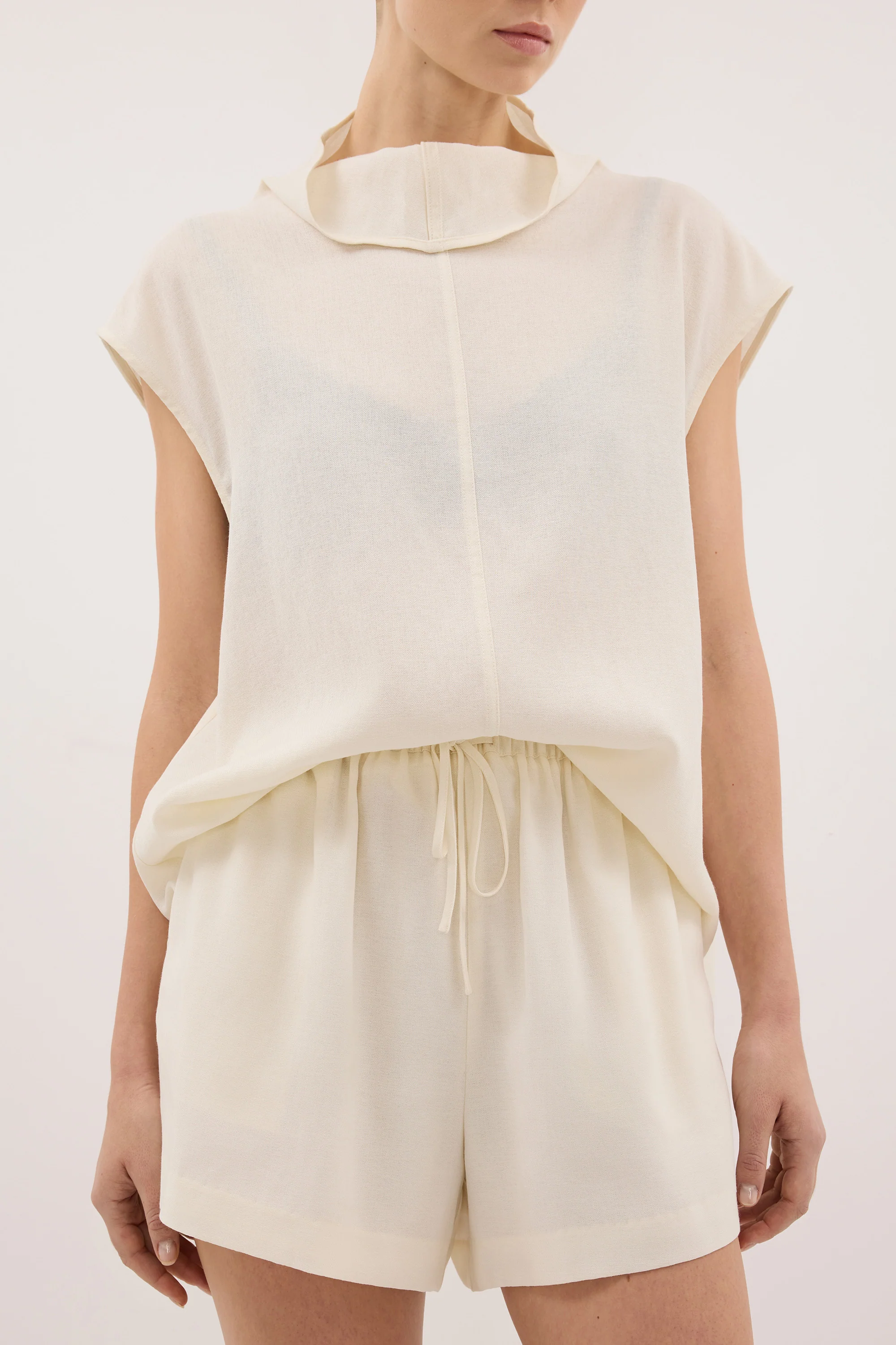 CALIA CREAM DRAWSTRING SHORT - Image 5