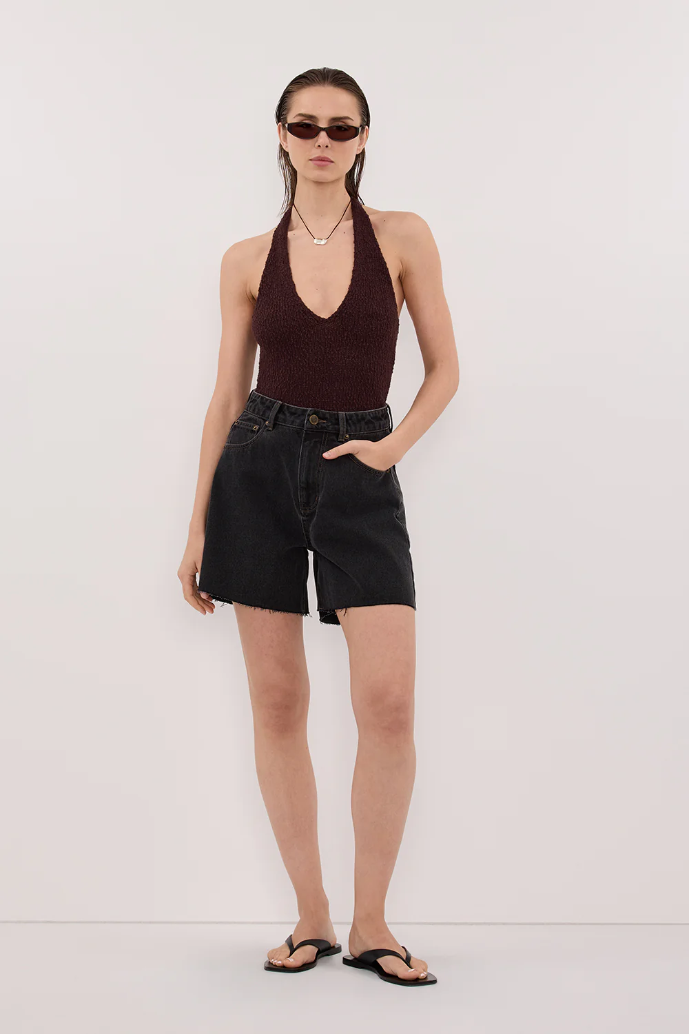 DINA CHOC SLEEVELESS HALTER KNIT TOP