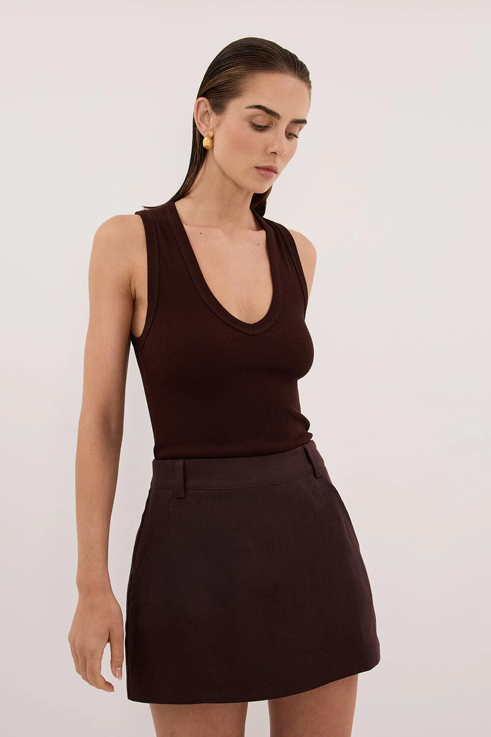 EVIE BURNT CHOC LINEN SKORT - Image 2