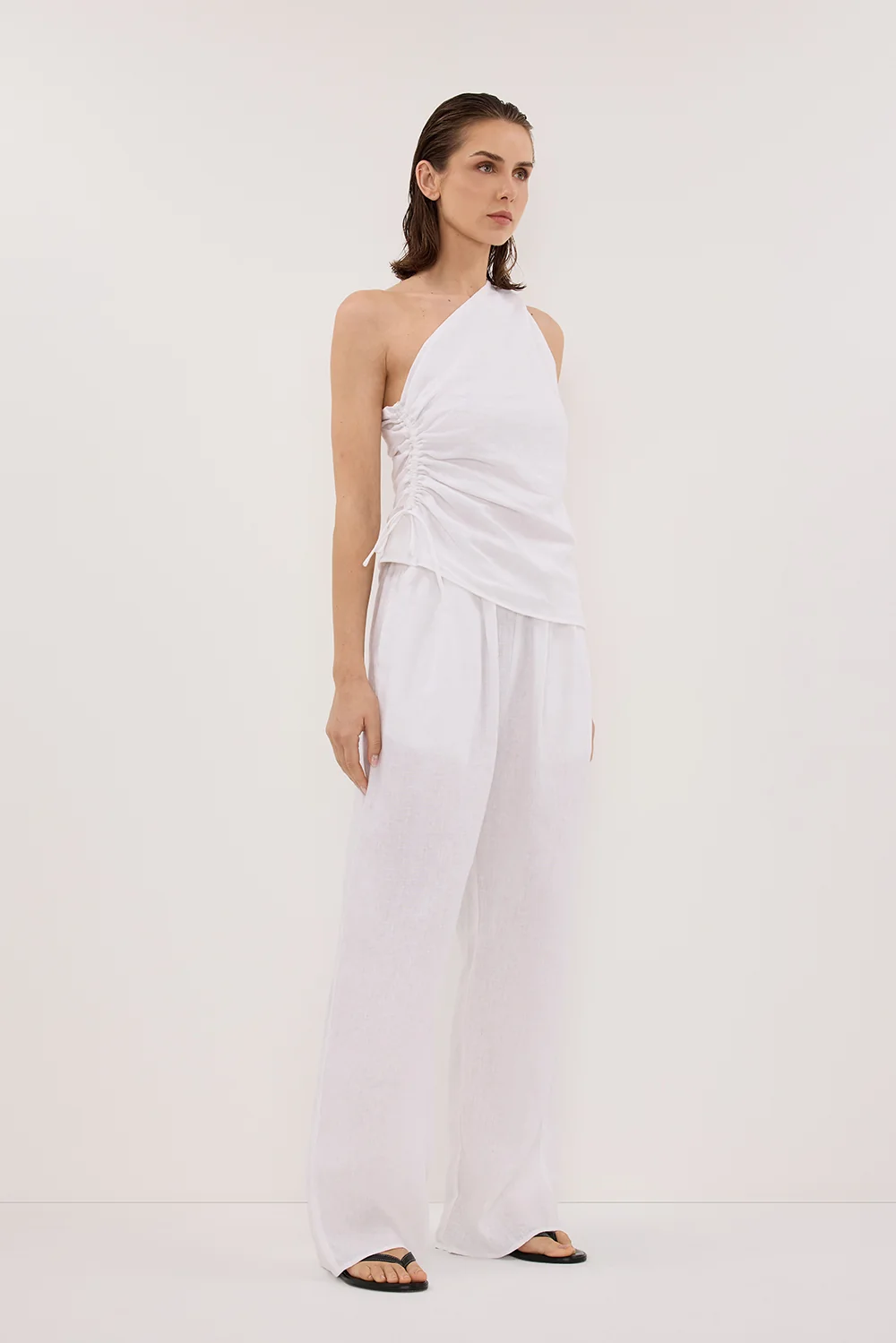 FINNY WHITE SLEEVELESS LINEN TOP - Image 3