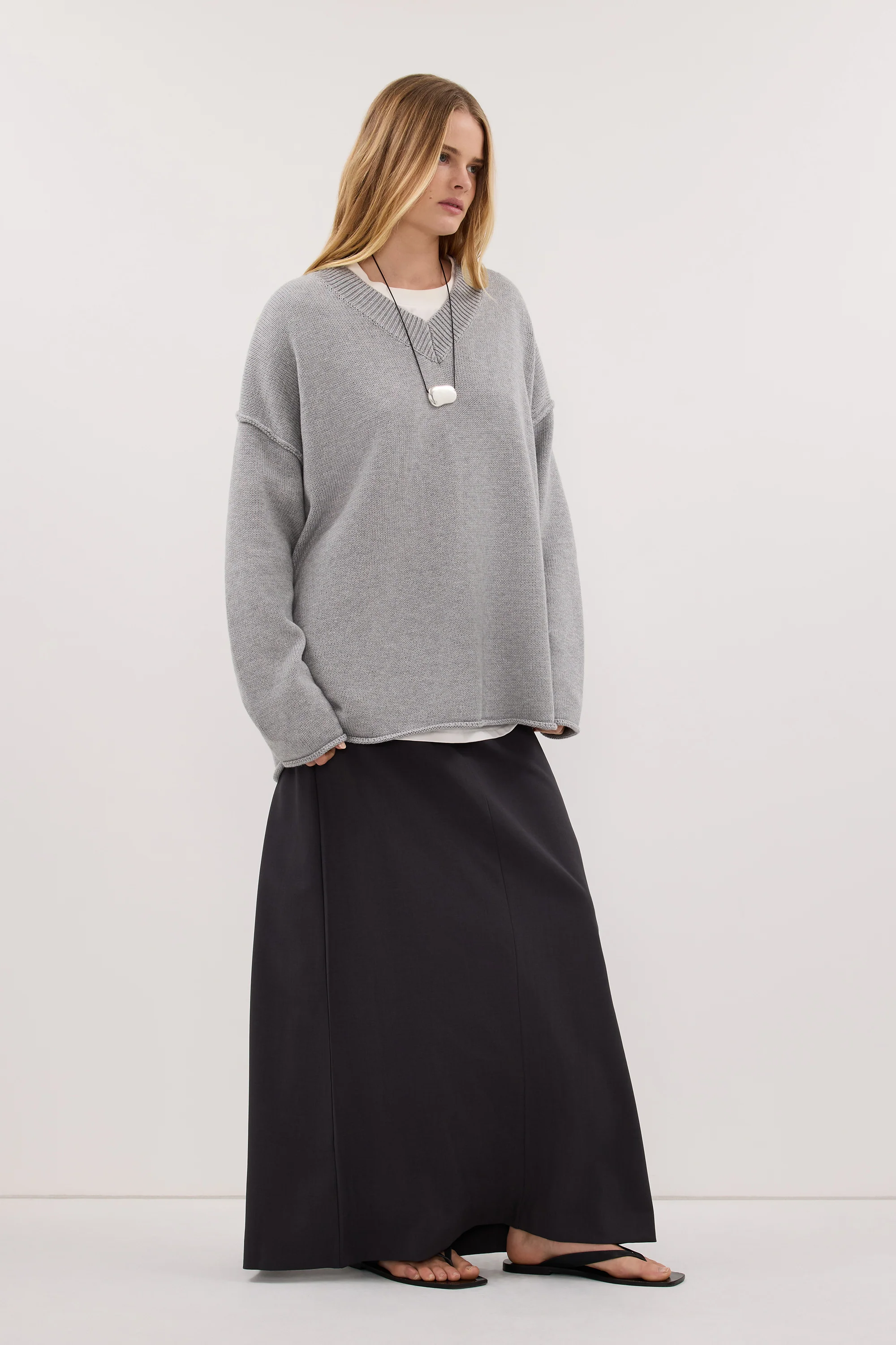FLINT SILVER V NECK KNIT JUMPER - Image 3