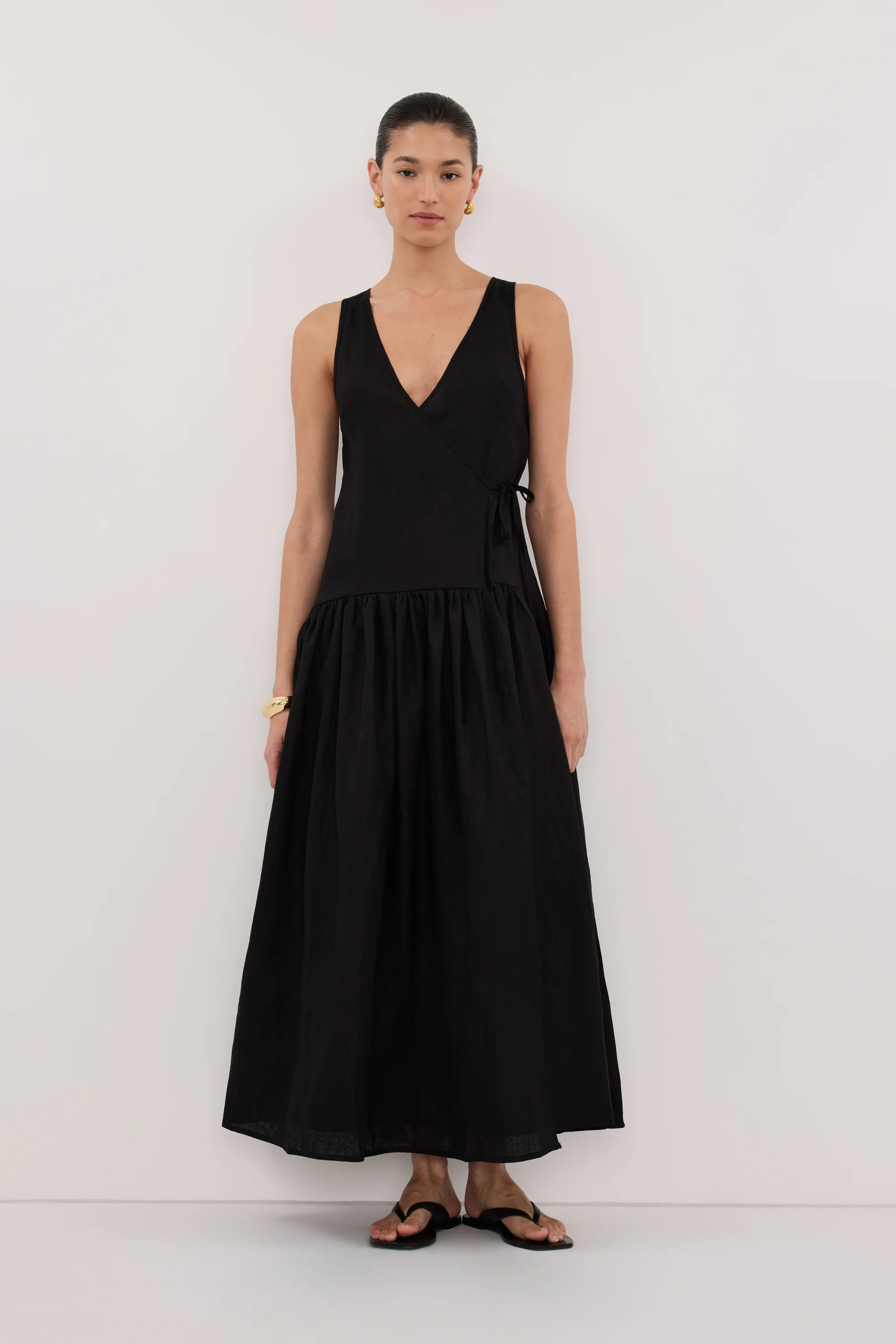 ILIO BLACK SLEEVELESS LINEN WRAP MIDI DRESS
