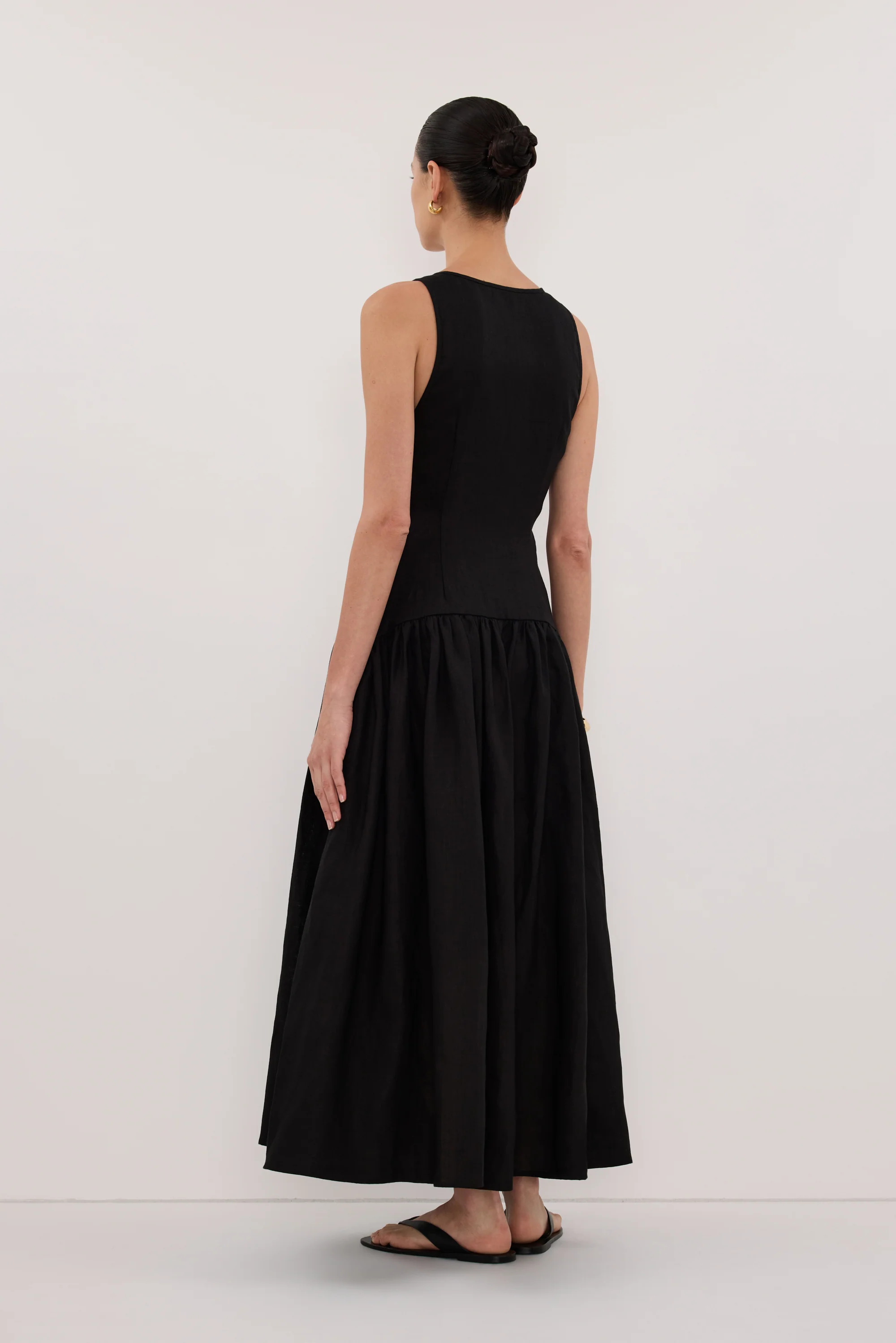 ILIO BLACK SLEEVELESS LINEN WRAP MIDI DRESS - Image 4
