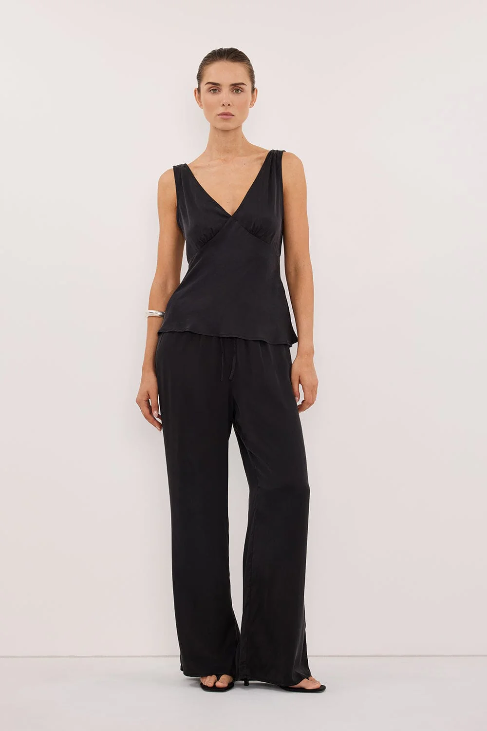 JORJA BLACK SLEEVELESS SILK TOP
