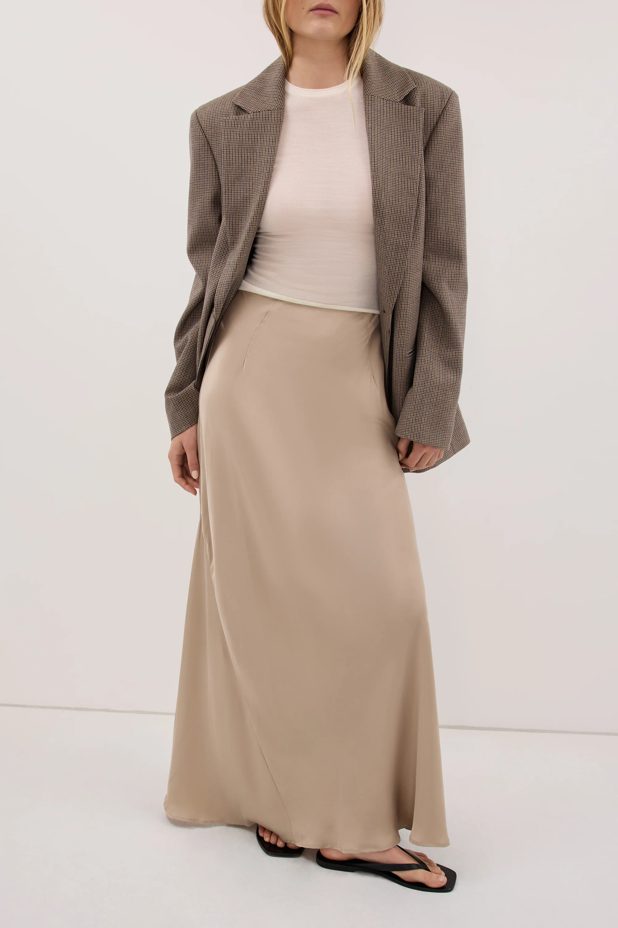 JULIETTE GOLD SILK MIDI SKIRT - Image 2