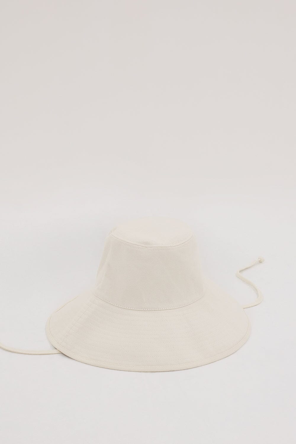 LACK OF COLOR THE HOLIDAY COCONUT BUCKET HAT