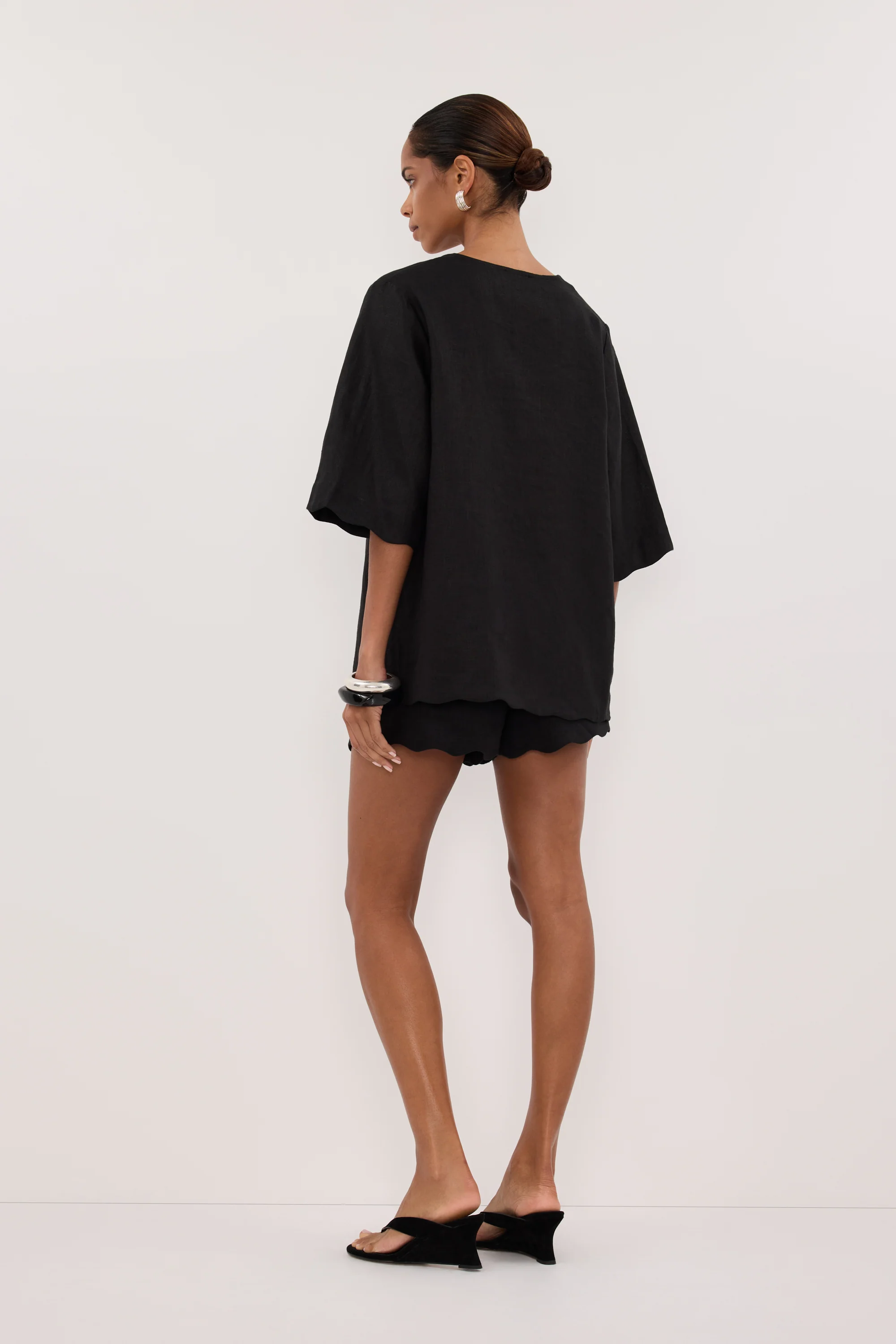 LELA BLACK SHORT SLEEVE LINEN SHIRT - Image 4