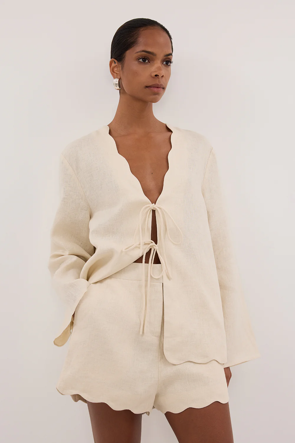 LELA SANDSTONE LINEN SHORT - Image 2