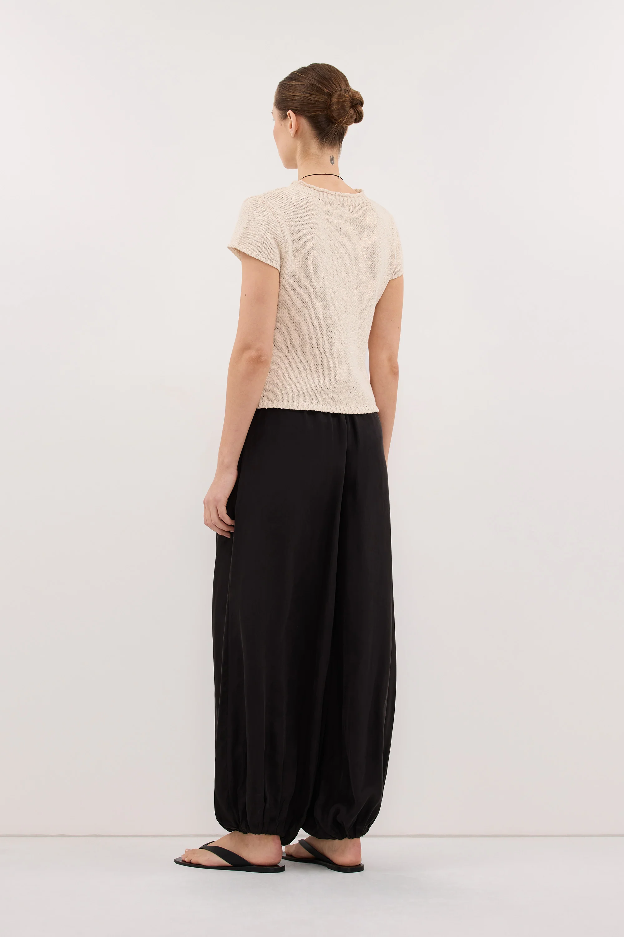 LEO SANDSTONE KNIT TOP - Image 3