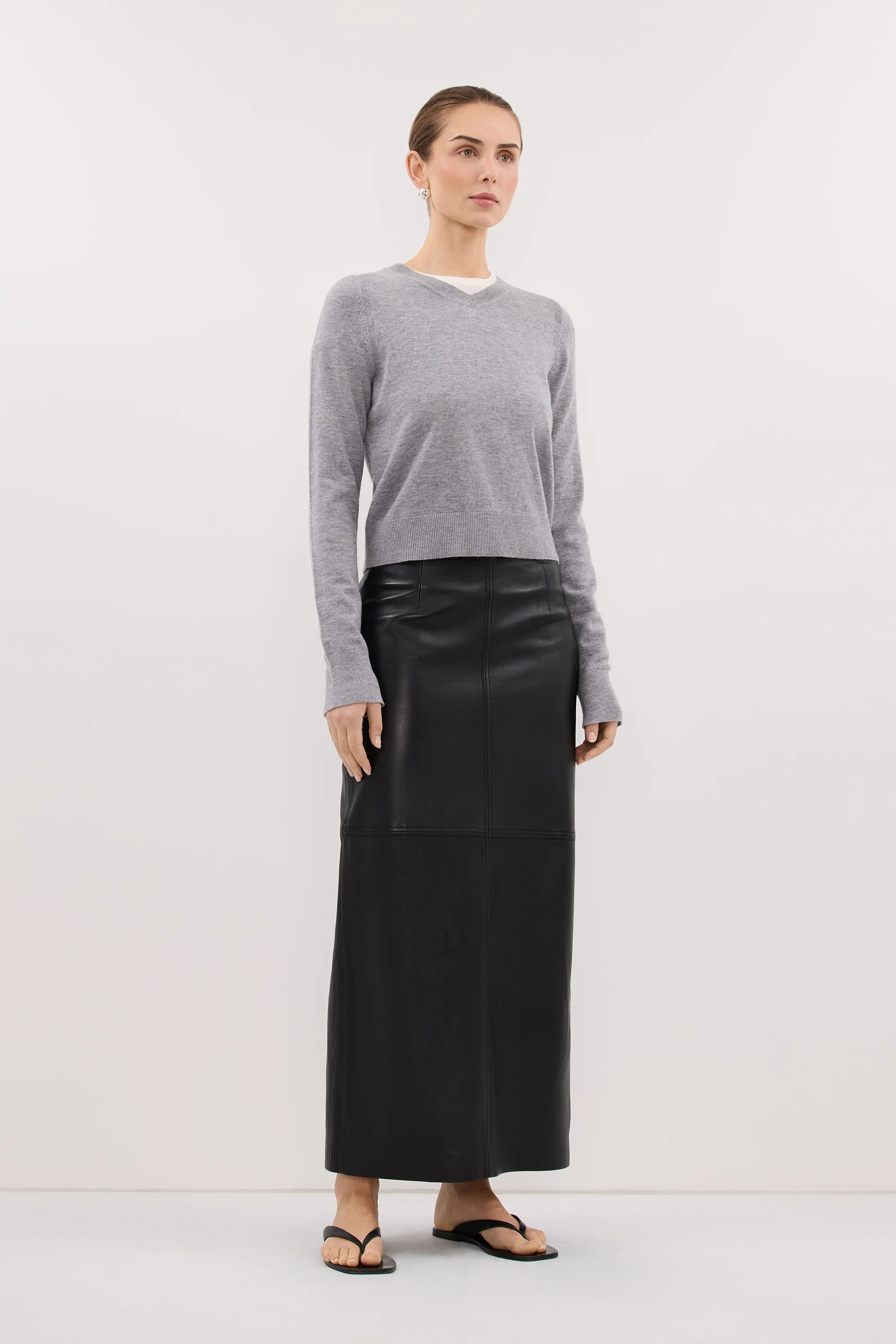 LIVIA GREY MARLE KNIT V NECK JUMPER - Image 3