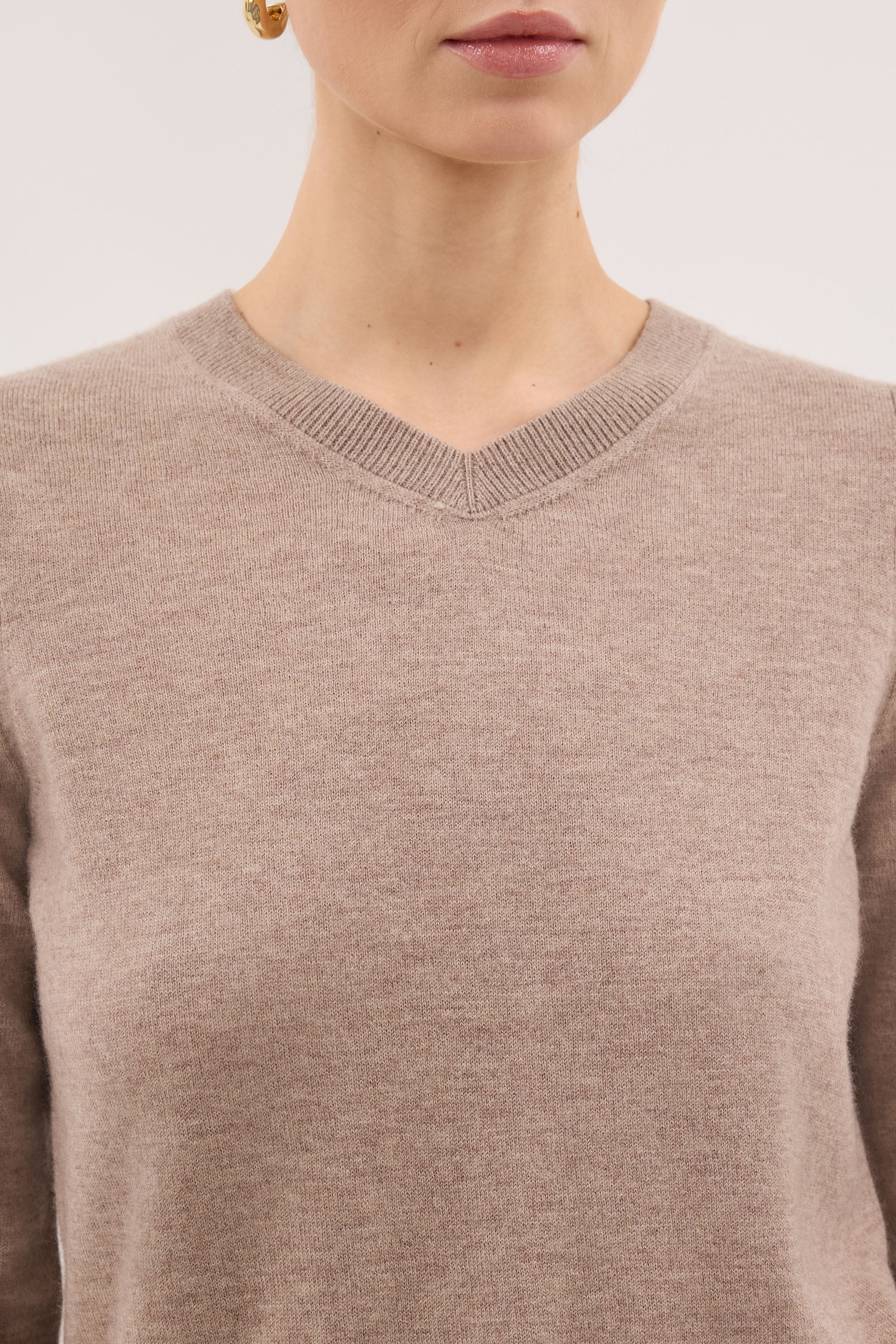 LIVIA OAT MARLE KNIT V NECK JUMPER - Image 5