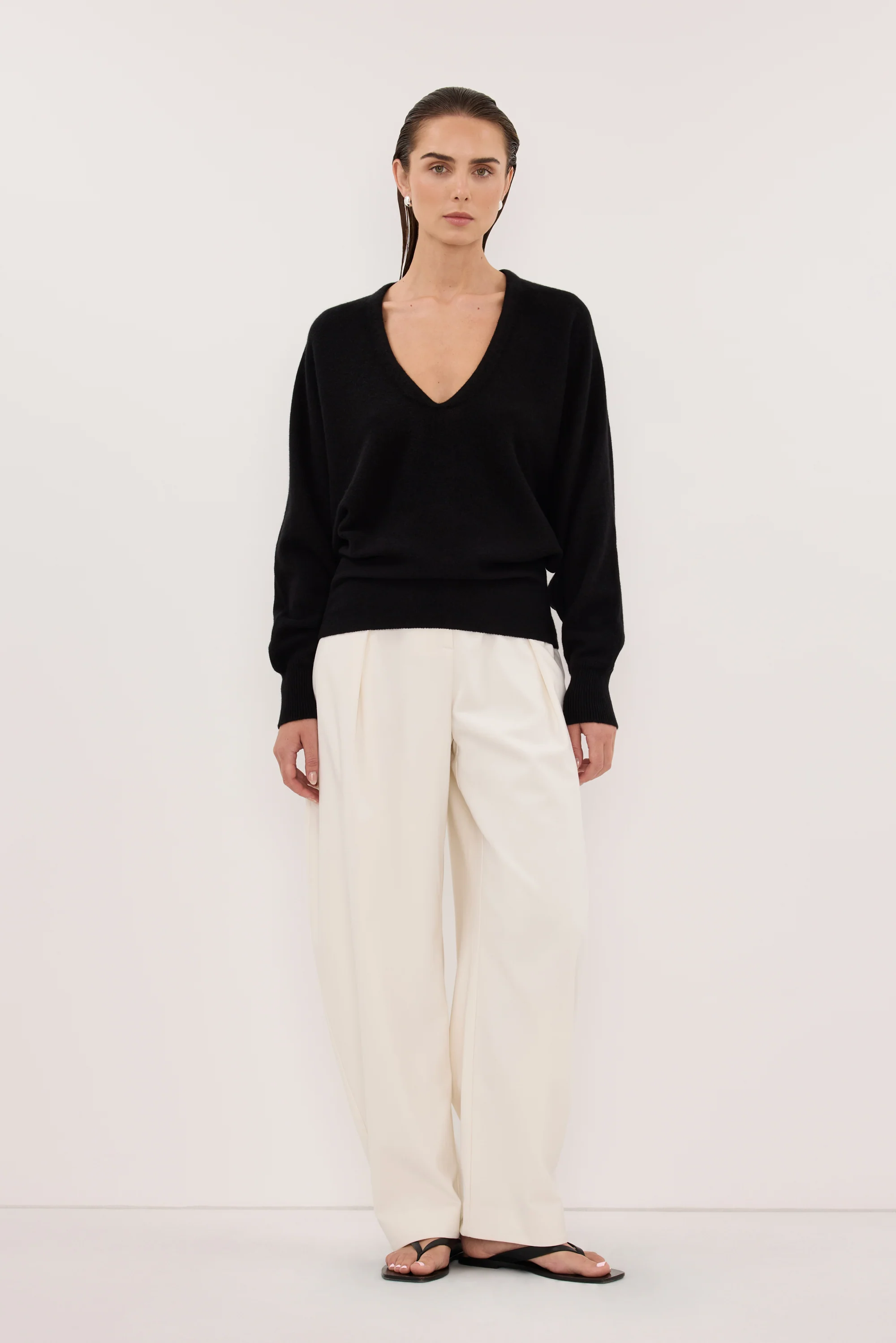 LUMI BLACK V NECK MERINO KNIT JUMPER