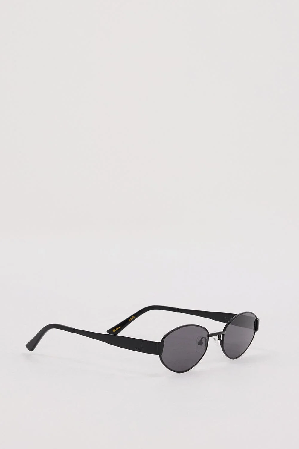 LUV LOU THE BOSTON BLACK SUNGLASSES - Image 2