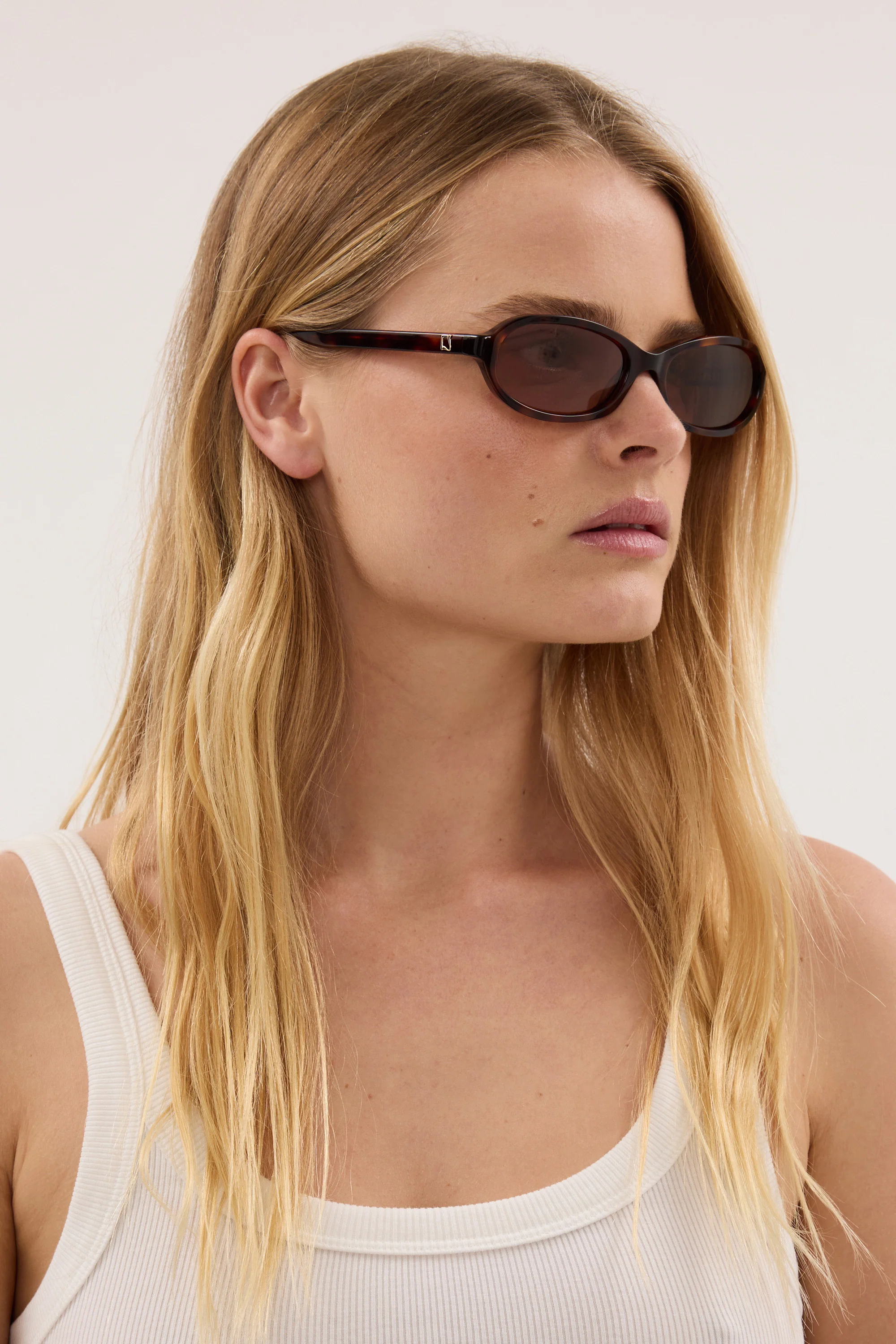 LUV LOU THE ELCIE TORTOISE SUNGLASSES - Image 2