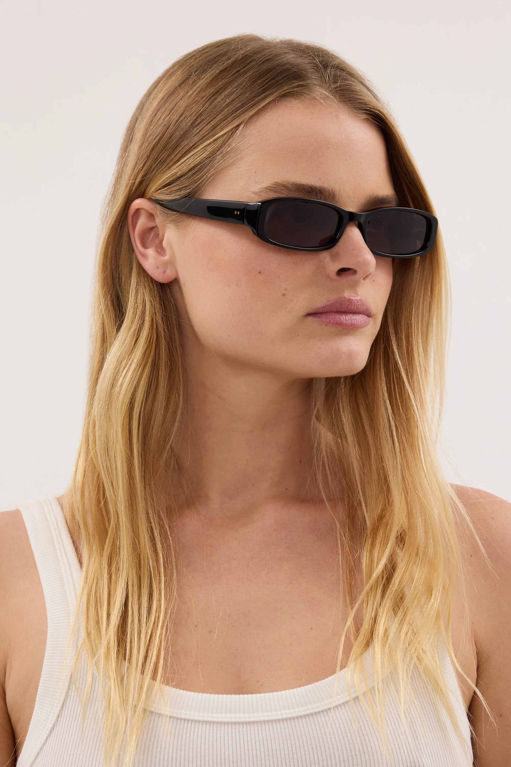 LUV LOU THE INDIANA BLACK SUNGLASSES - Image 2
