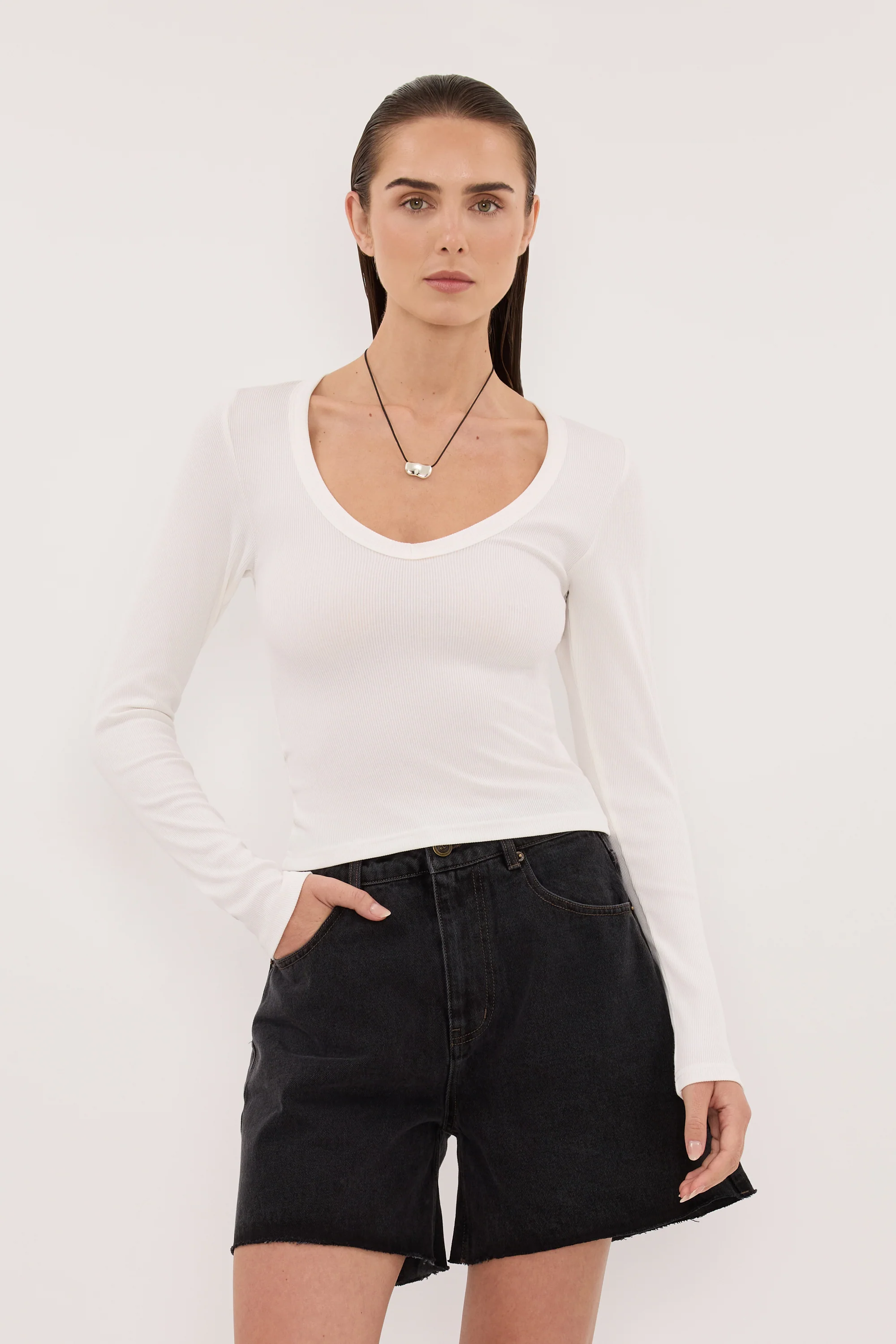 MARLEY BLACK RINSE DENIM SHORT - Image 2