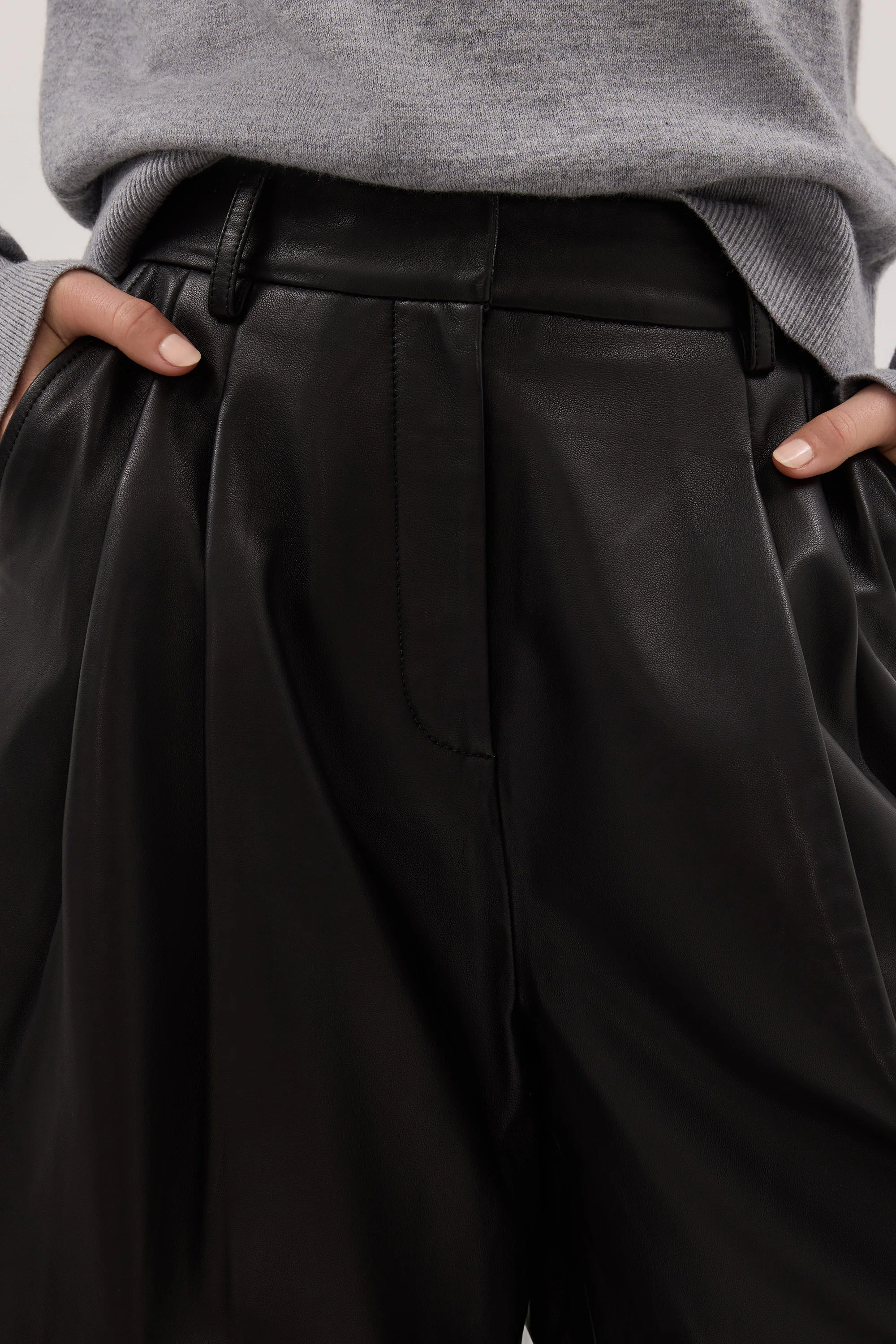 MAYFAIR BLACK LEATHER BERMUDA SHORT - Image 5