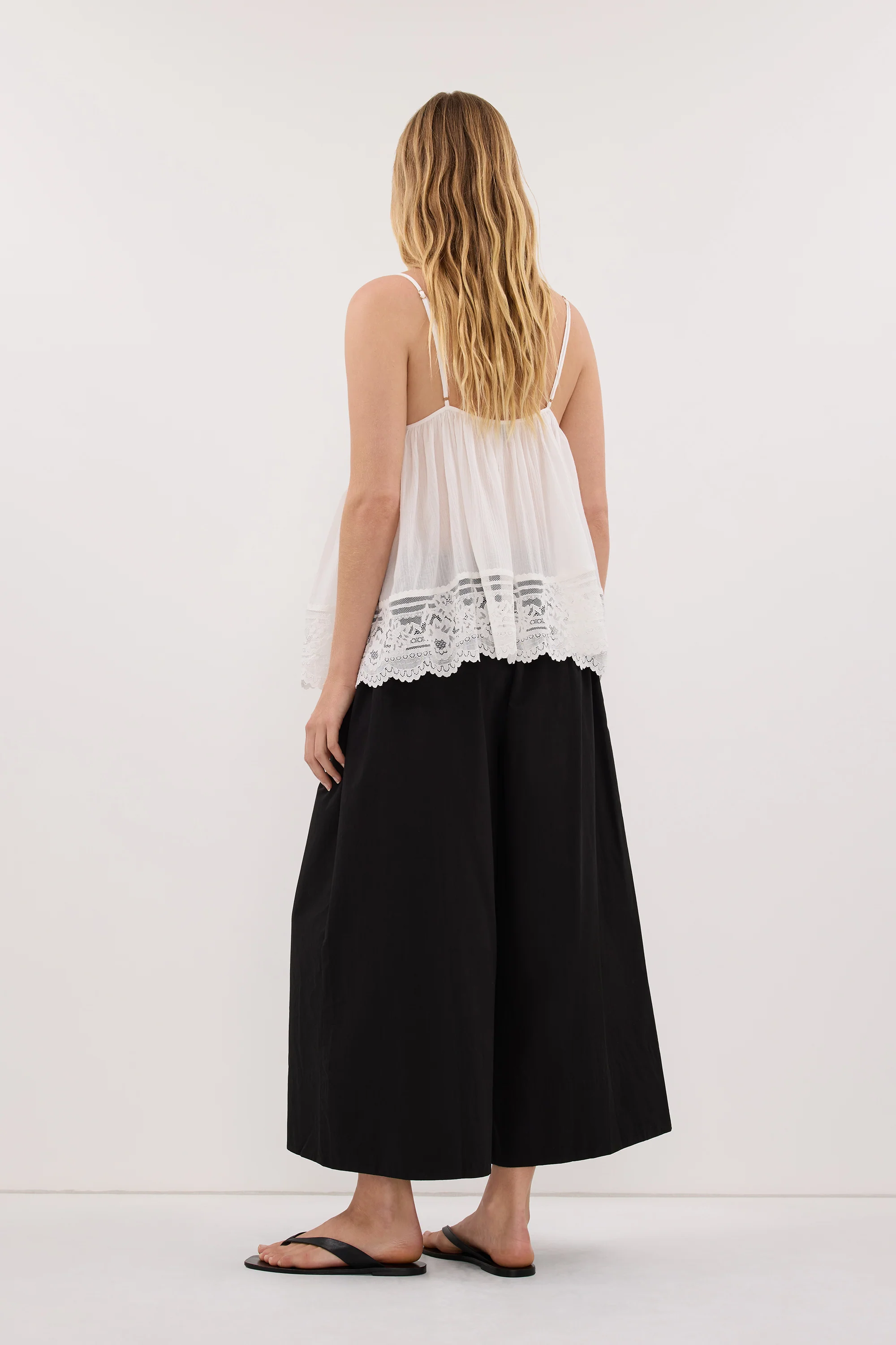 OLIVRA BLACK COTTON CROPPED PANT - Image 4