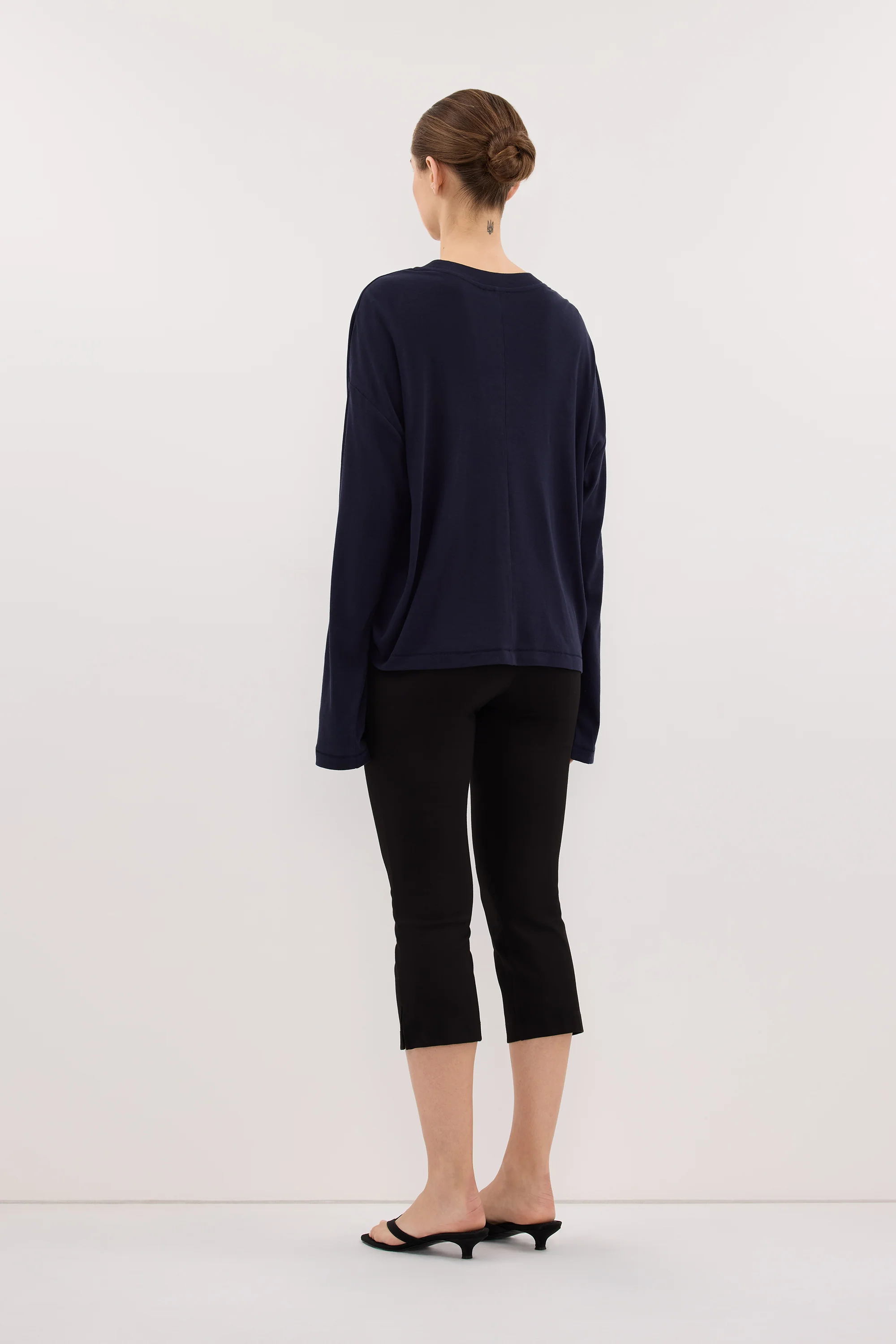 SLOANE NAVY LONG SLEEVE CREW KNIT TOP - Image 4