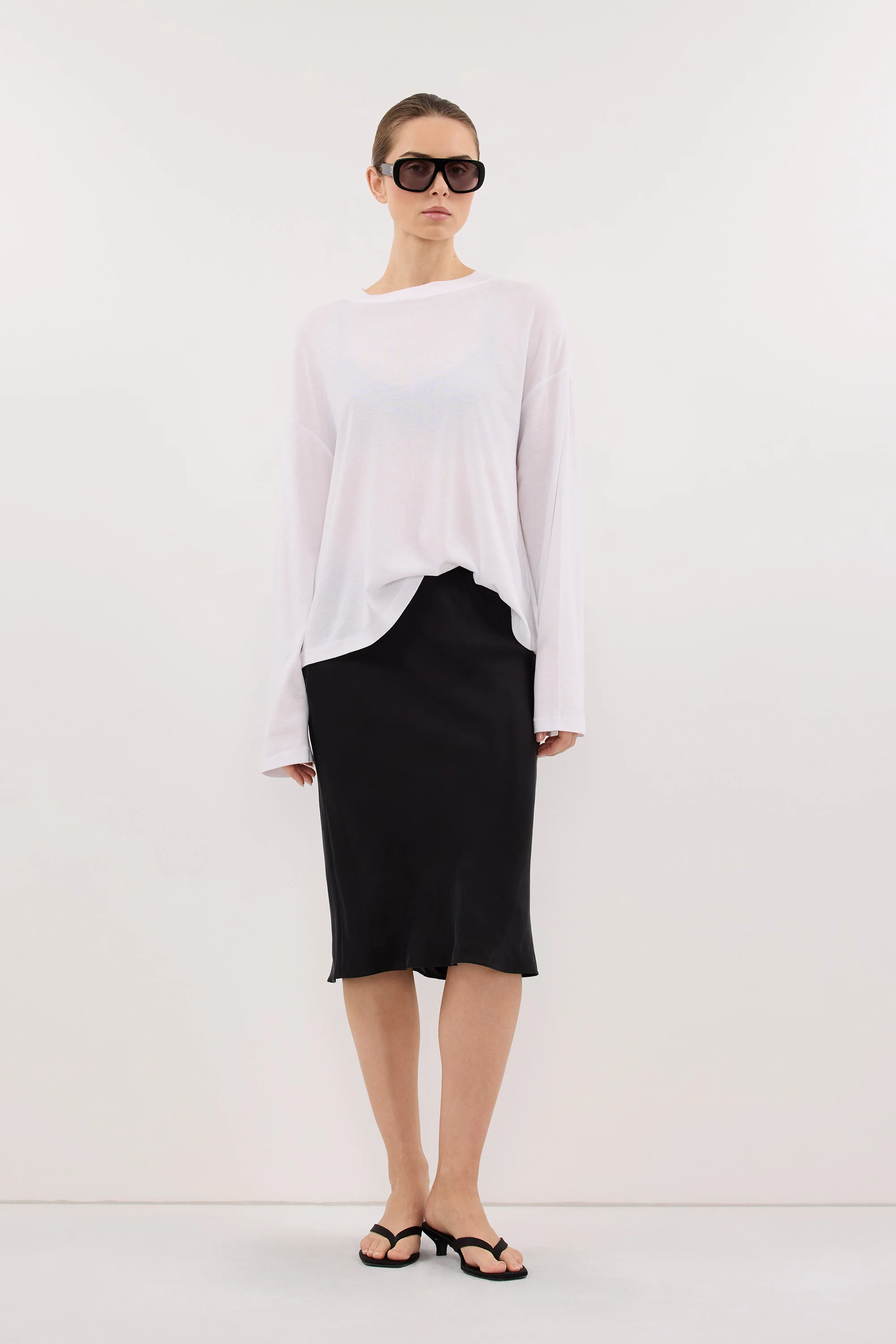 SLOANE WHITE LONG SLEEVE CREW KNIT TOP
