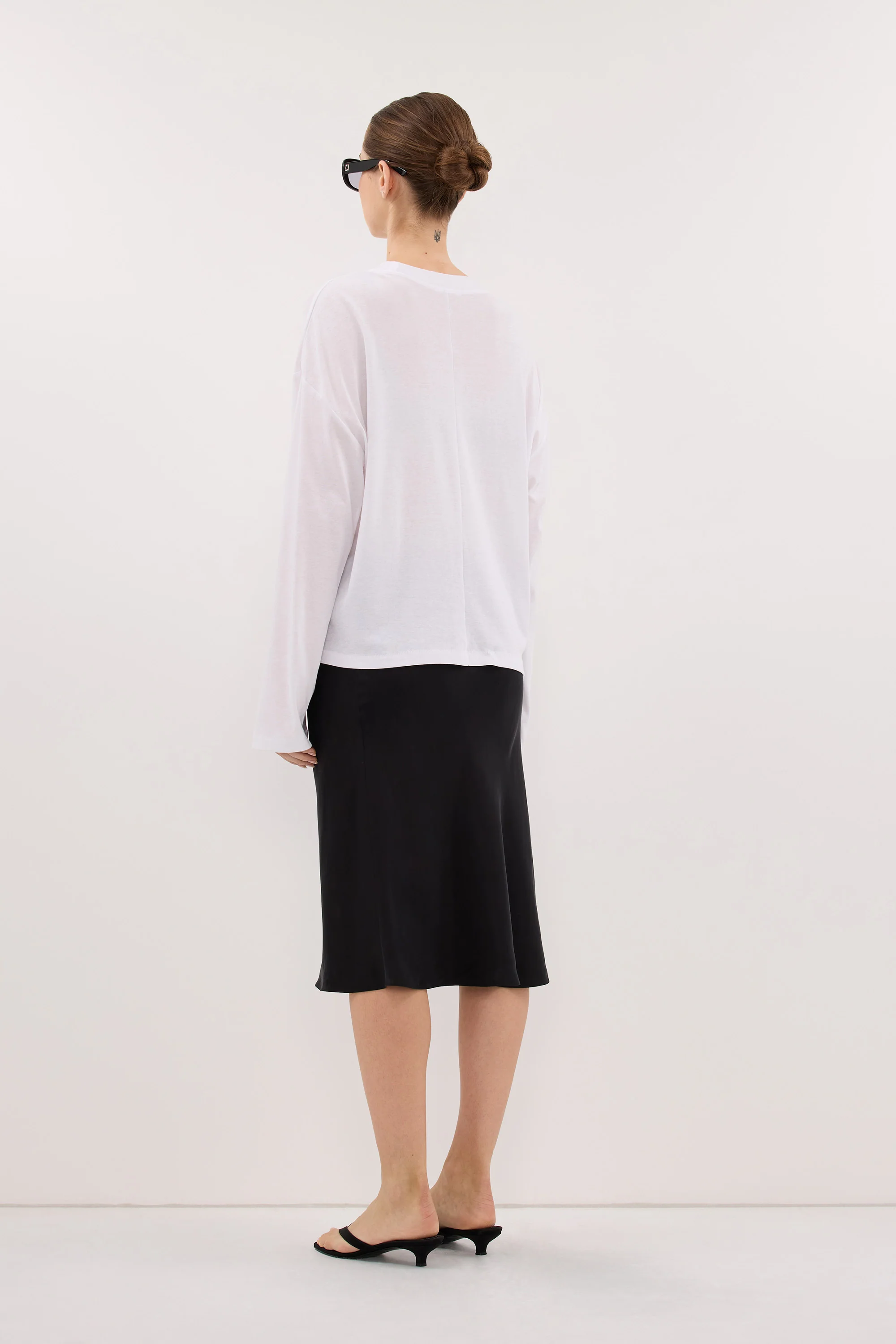 SLOANE WHITE LONG SLEEVE CREW KNIT TOP - Image 4