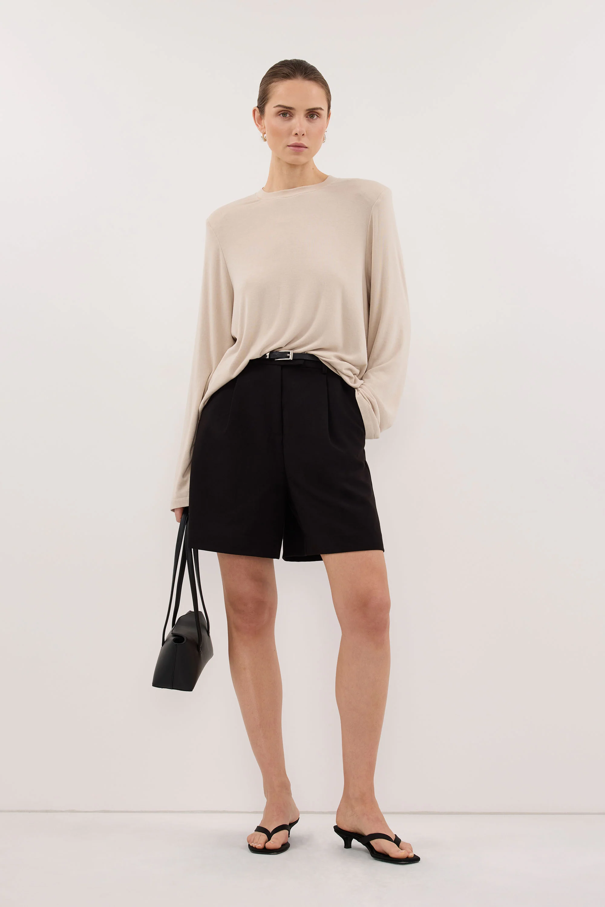 SOLENE BLACK BERMUDA SHORT - Image 3