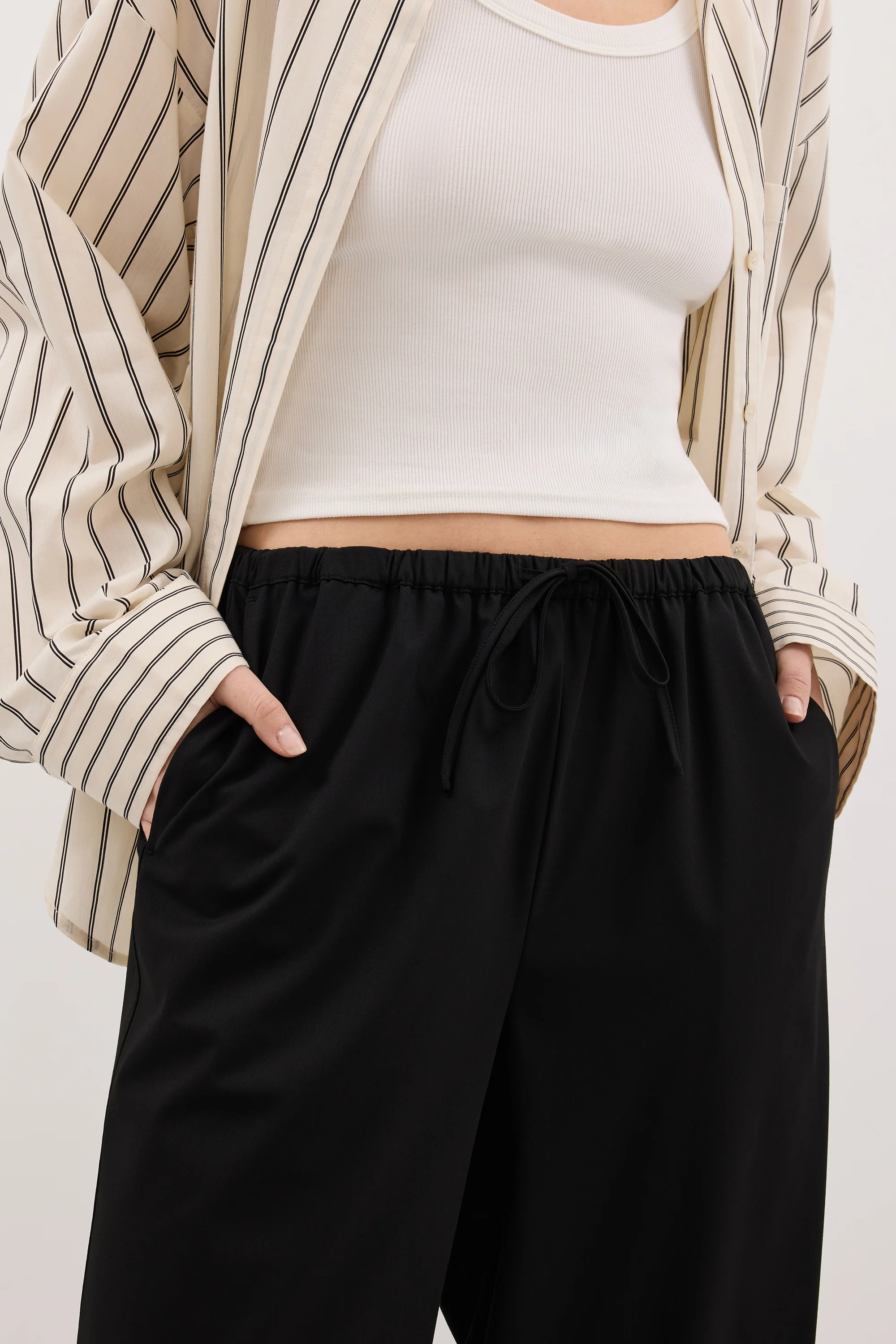 VIANNA BLACK ELASTICATED DRAWSTRING PANT - Image 5