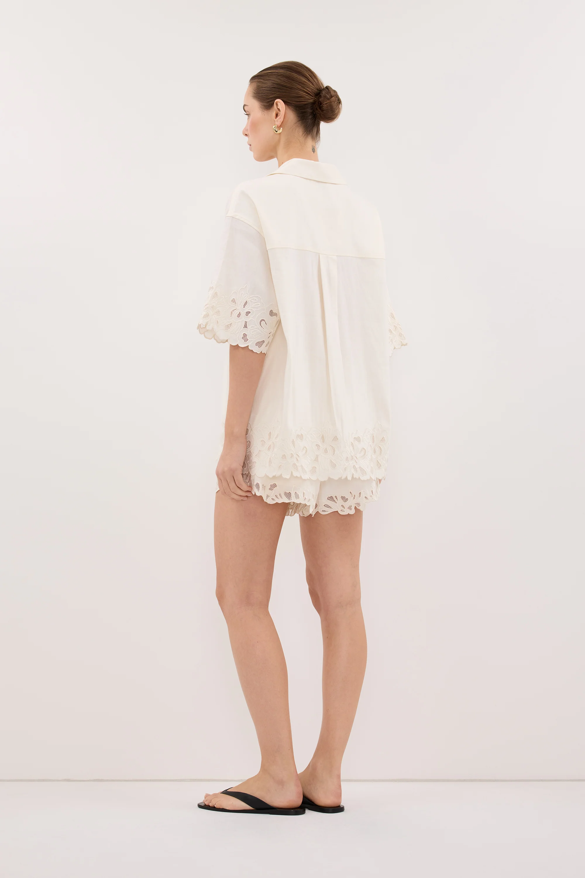 ZARIA OFF WHITE SHORT - Image 4