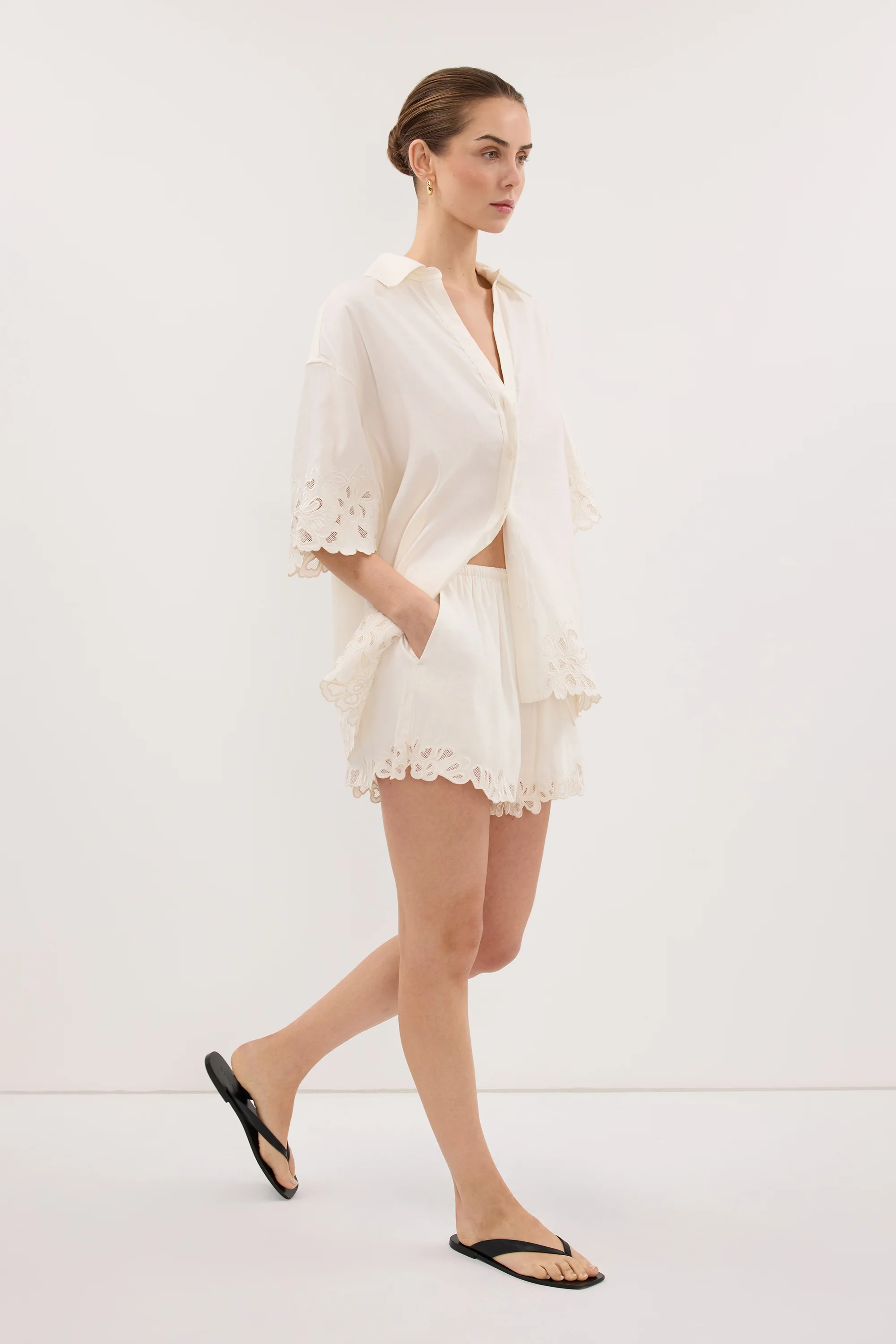 ZARIA OFF WHITE SHORT - Image 7